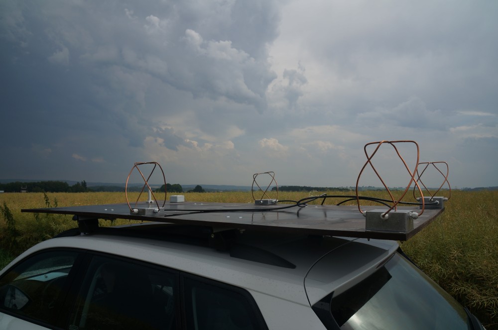 Mobile antenna array