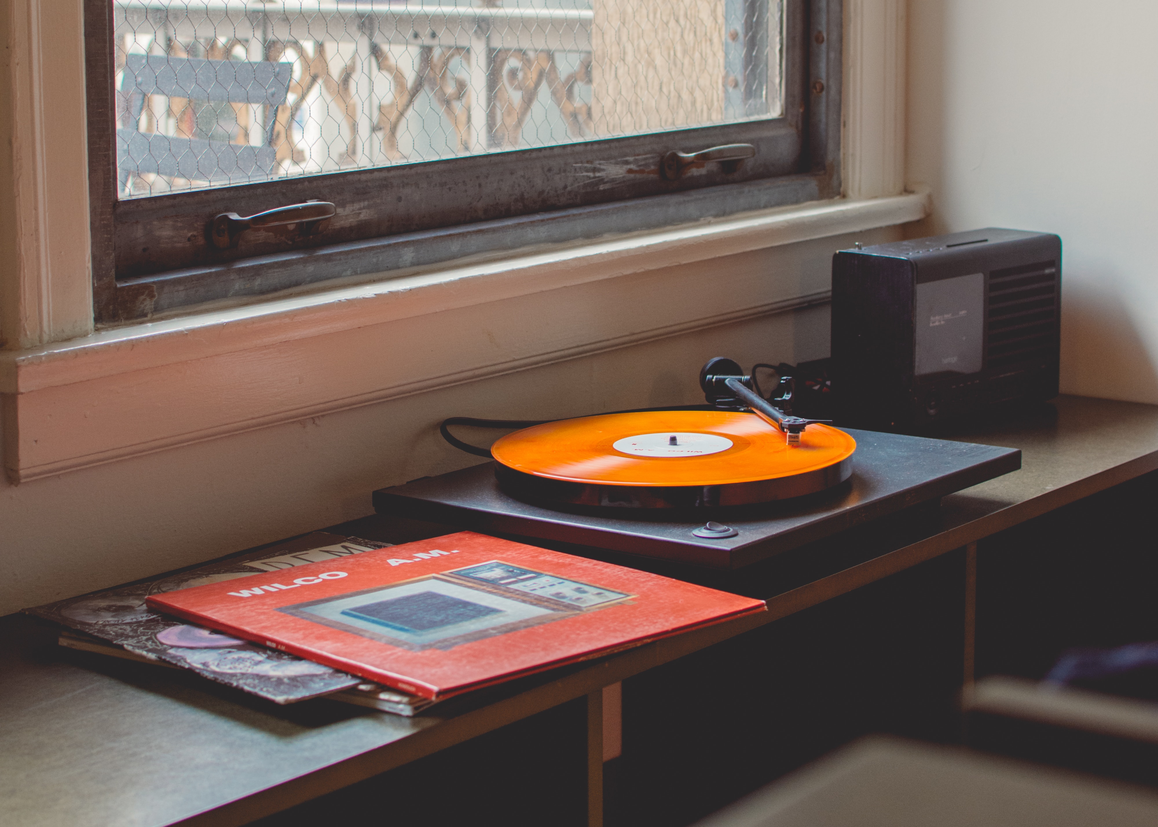 a_record_player_on_a_table