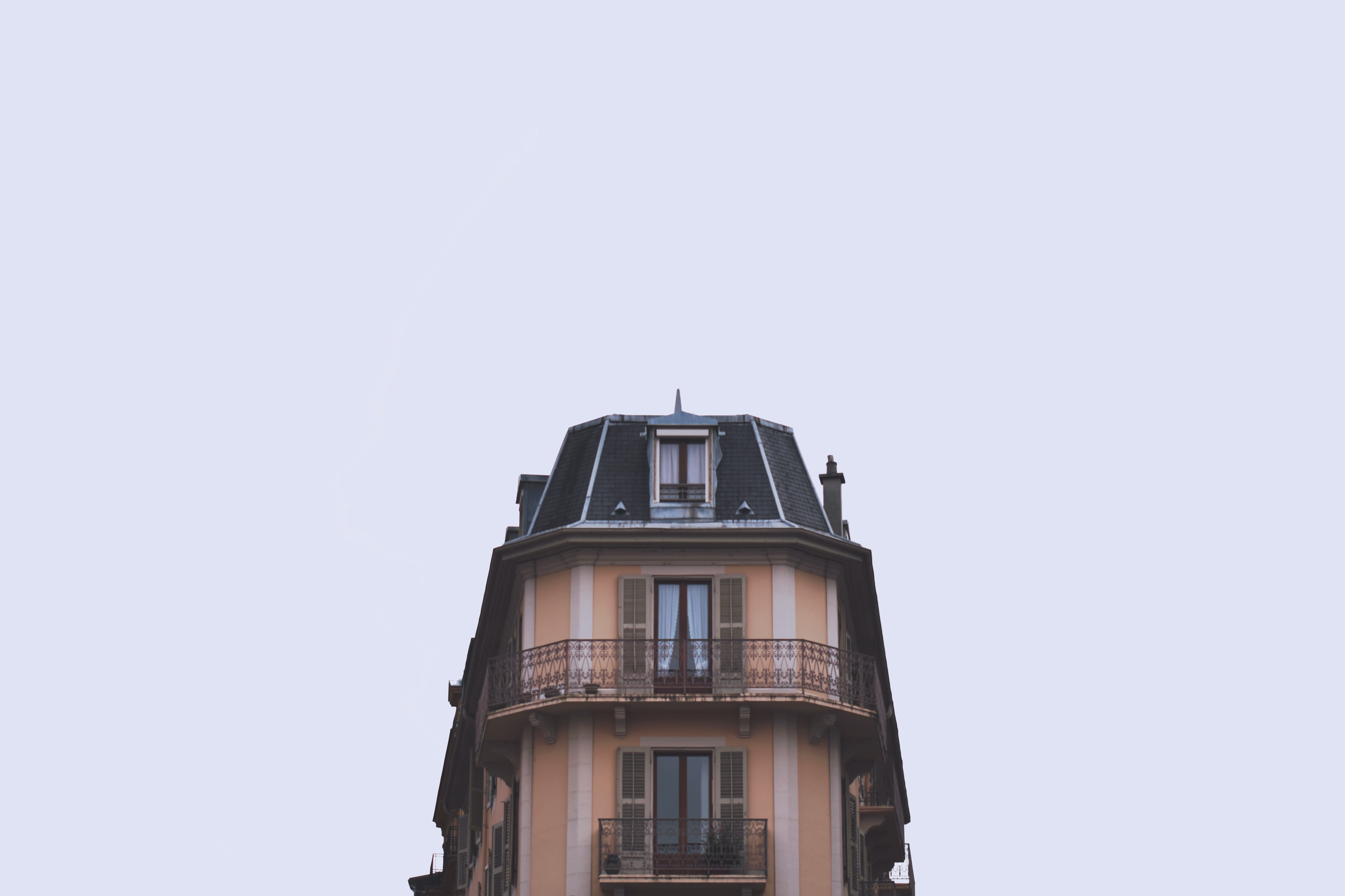 a_building_with_a_balcony