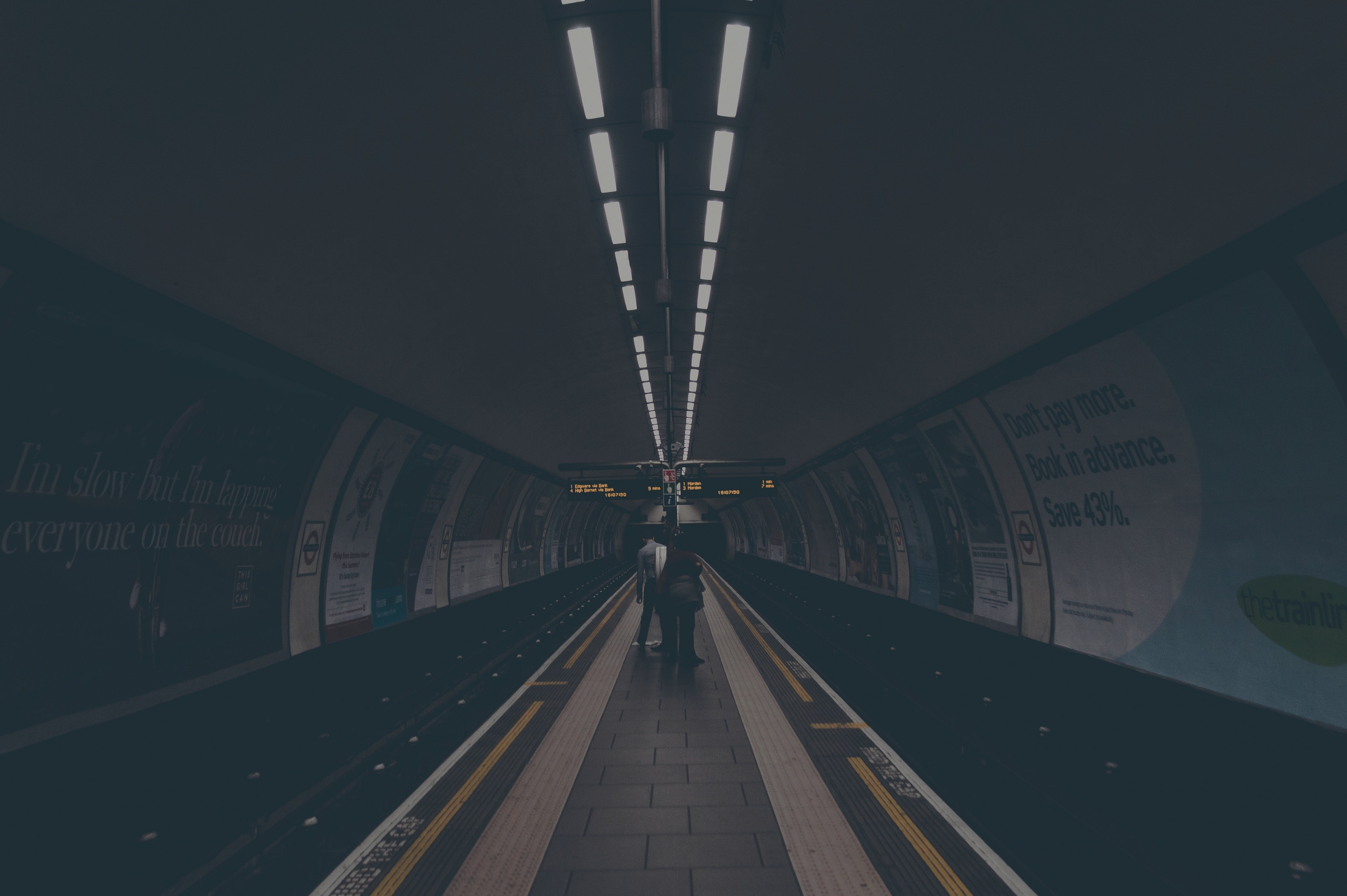 people_walking_on_a_platform